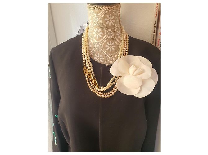 Spilla Camelia Chanel Grande Bianco Bianco sporco - vista 9