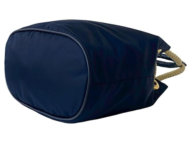 Bolsa de ombro em nylon e couro com placa de logo triangular Prada Azul marinho - vista 8