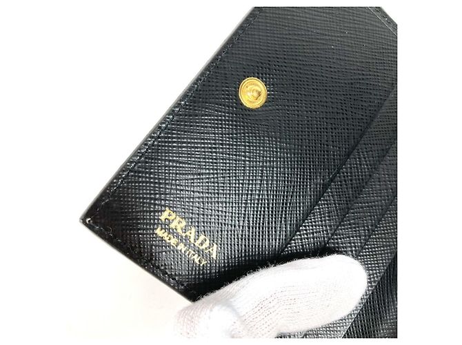 Prada 1MV204 Kompaktgeldbörse mit Allover-Logo Schwarz Weiß - Ansicht 4