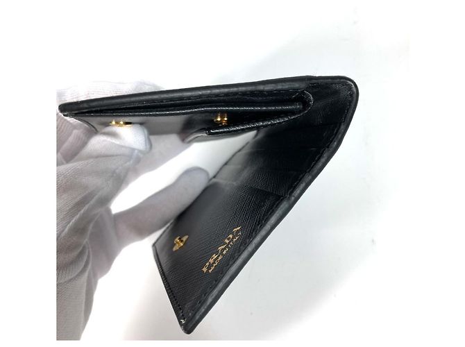 Prada 1MV204 Kompaktgeldbörse mit Allover-Logo Schwarz Weiß - Ansicht 9