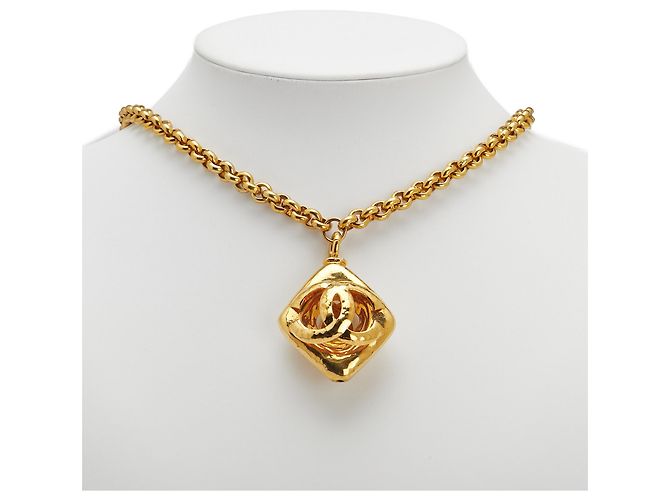 Collana pendente in oro placcato con taglio a diamante CC di Chanel D'oro - vista 6
