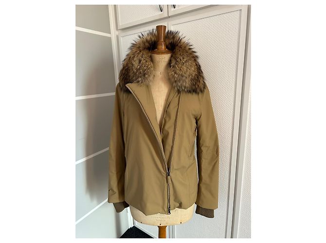 Prada beige down jacket parka with removable fur collar - view 2