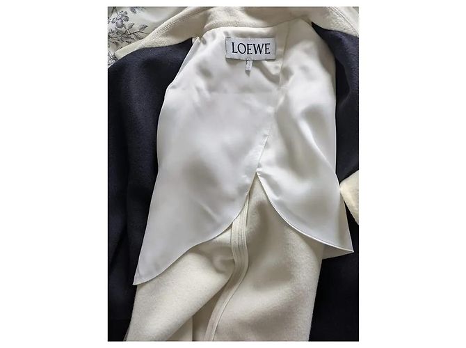 Abrigo Loewe blanco de lana y cachemira con cuello azul marino - vista 4