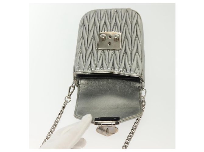 Borsa a spalla in pelle matelassé Miu Miu con catena argento Auth gh730 - vista 10