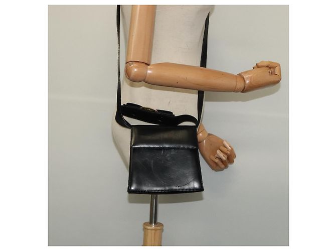 Borsa a Spalla Gancini in Pelle Nera e Oro Salvatore Ferragamo Auth bs29246 Nero D'oro - vista 23