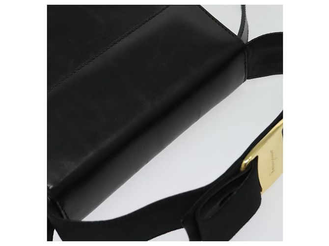 Borsa a Spalla Gancini in Pelle Nera e Oro Salvatore Ferragamo Auth bs29246 Nero D'oro - vista 6