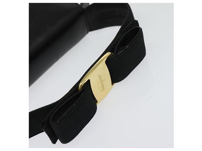 Borsa a Spalla Gancini in Pelle Nera e Oro Salvatore Ferragamo Auth bs29246 Nero D'oro - vista 7