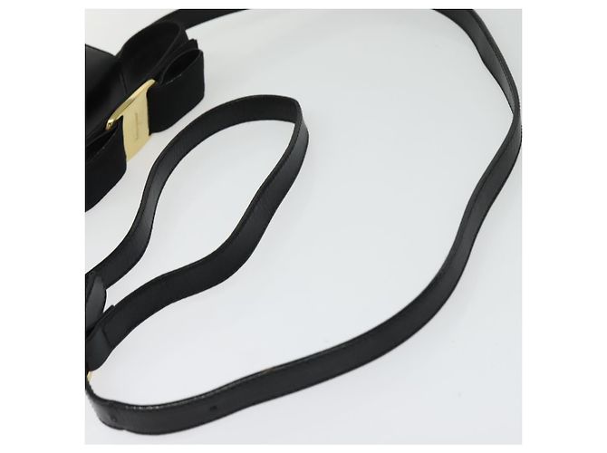 Borsa a Spalla Gancini in Pelle Nera e Oro Salvatore Ferragamo Auth bs29246 Nero D'oro - vista 8
