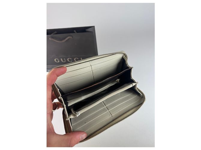Vintage Gucci Leather Monogram Wallet white - view 3