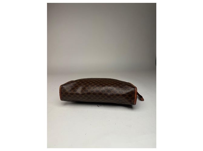 Céline Clutch in pelle monogramma Triomphe vintage di Celine marrone - vista 10