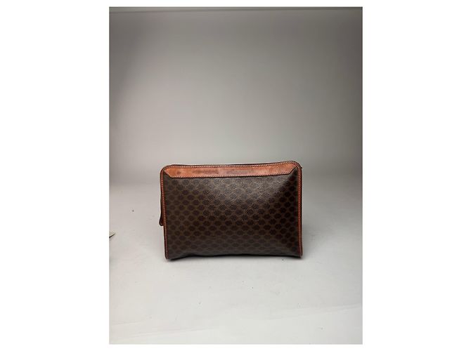 Céline Clutch in pelle monogramma Triomphe vintage di Celine marrone - vista 15