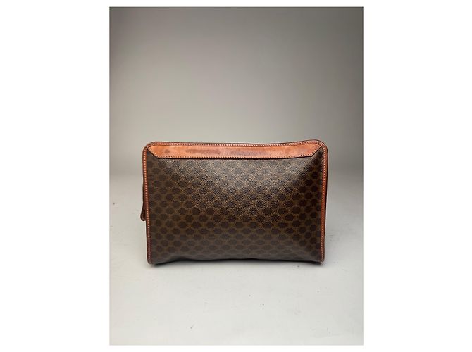 Céline Clutch in pelle monogramma Triomphe vintage di Celine marrone - vista 2