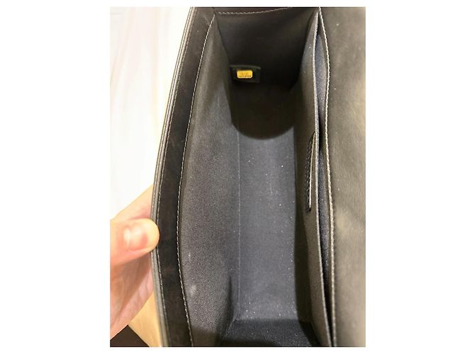 Bolso Boy de piel envejecida acolchada negra con cadena mediana de Chanel Negro - vista 7