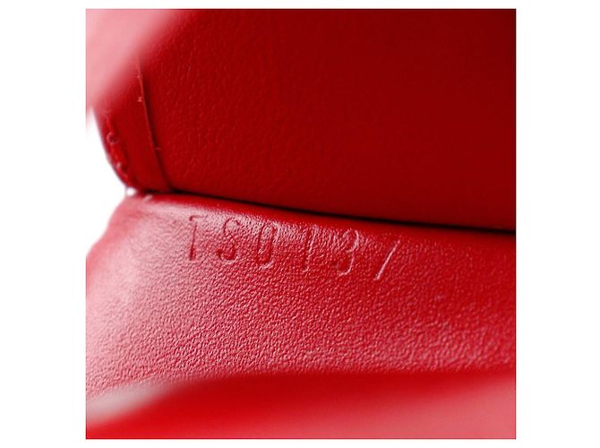 Louis Vuitton Multicles 4 Monogram Vernis Key Case Red - view 19