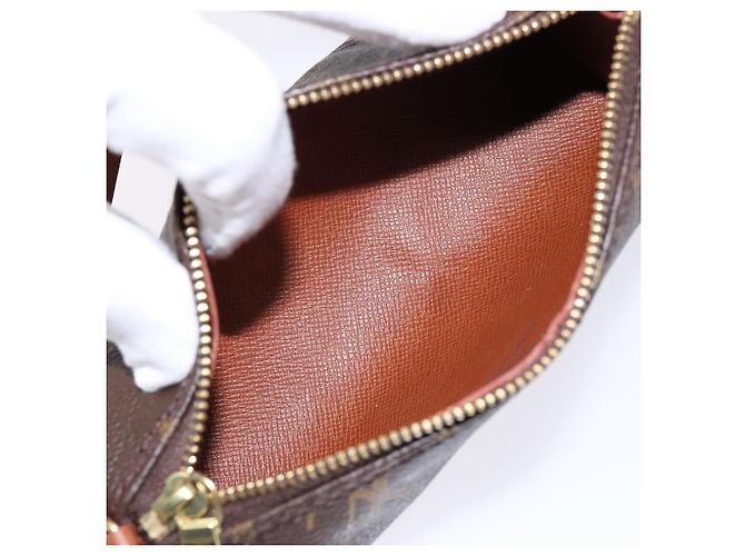 Pochette Papillon Mini en Lona Monogram Louis Vuitton Castaño - vista 5