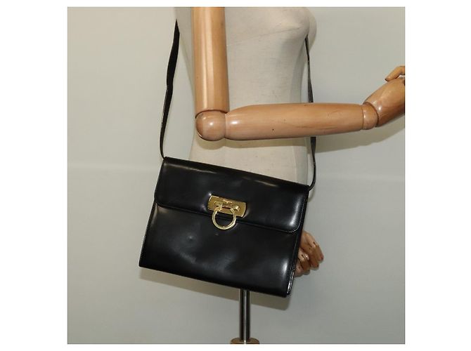 Borsa a Spalla Gancini in Pelle Nera e Oro Salvatore Ferragamo Auth 142187 Nero D'oro - vista 21