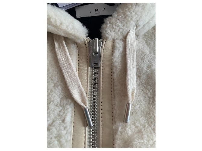 Iro Kurze Kapuzenjacke Creme aus Schafleder - Ansicht 5