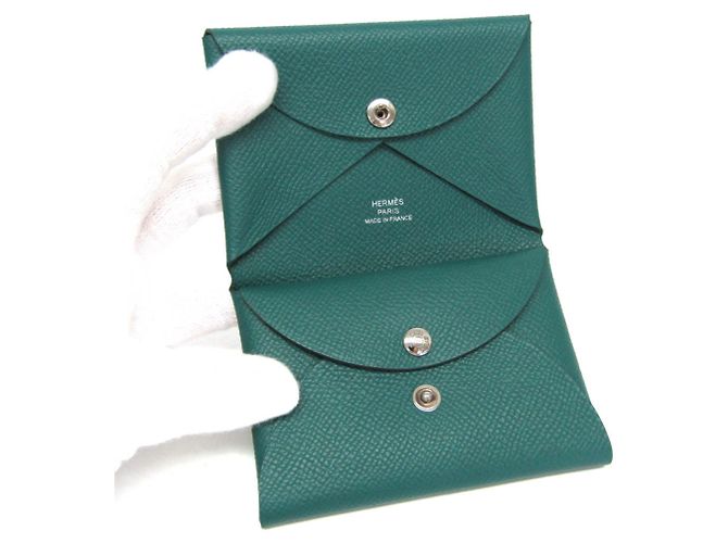 Tarjetero Calvi Duo de cuero Epsom de Hermès en verde - vista 4