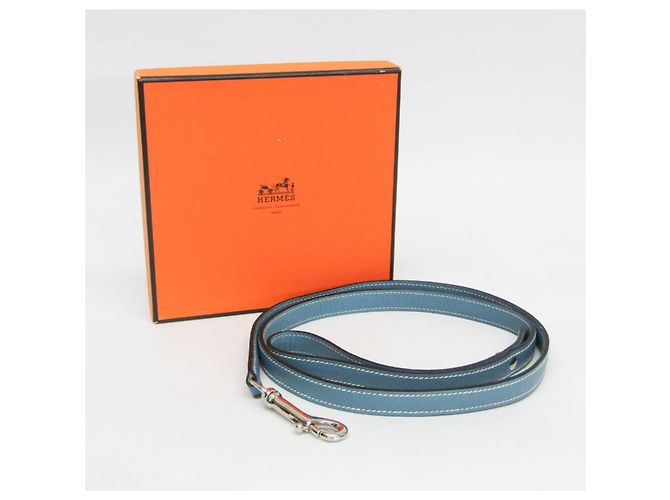 Hundeleine aus hellblauem Leder von Hermès - Ansicht 2
