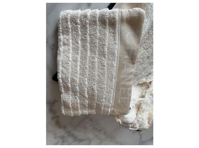 Borsa da spiaggia Chanel in cotone beige con pochette - vista 4