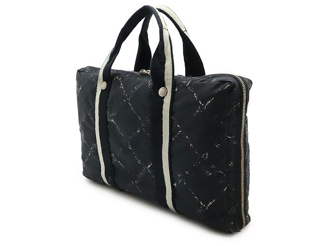 Borsa in nylon della linea Travel di Chanel Nero Rosso - vista 2