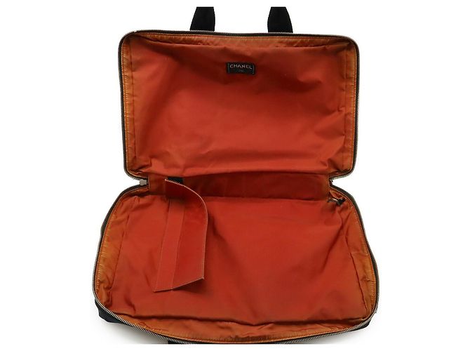 Borsa in nylon della linea Travel di Chanel Nero Rosso - vista 6