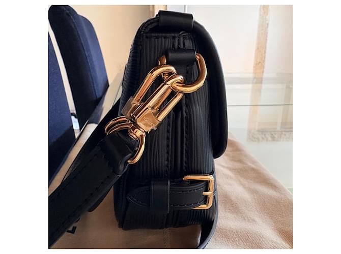 Louis Vuitton Saumur bb Epi leather Nero - vista 3