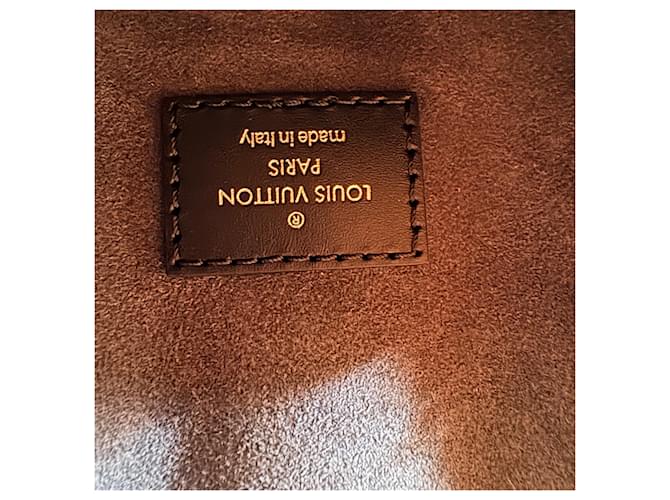 Louis Vuitton Saumur bb Epi leather Nero - vista 8