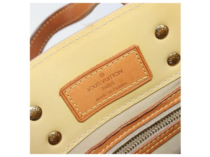 Borsa Reade Monogram Vernis PM di Louis Vuitton Beige - vista 6
