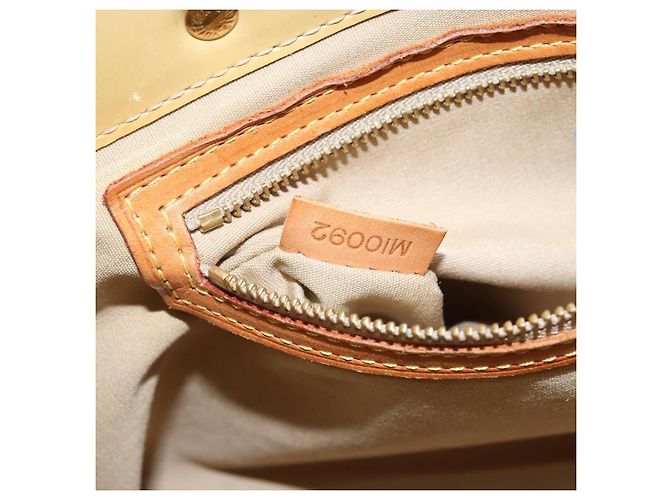 Borsa Reade Monogram Vernis PM di Louis Vuitton Beige - vista 7