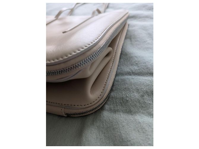 The Row Siamese Umhängetasche aus Leder beige - Ansicht 11