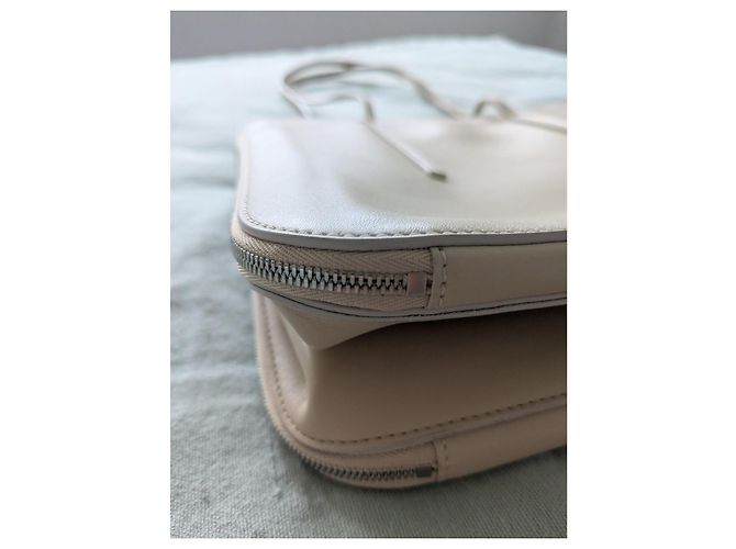 The Row Siamese Umhängetasche aus Leder beige - Ansicht 12