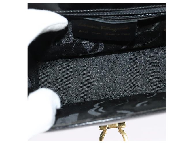 Borsa a Spalla Gancini in Pelle Nera e Oro Salvatore Ferragamo Auth 140988 Nero D'oro - vista 11