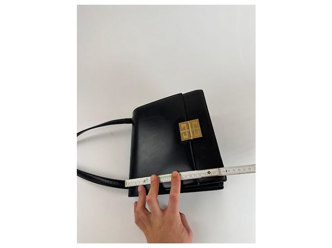 Vintage Givenchy 4G Handtasche aus lackleder schwarz - Ansicht 7