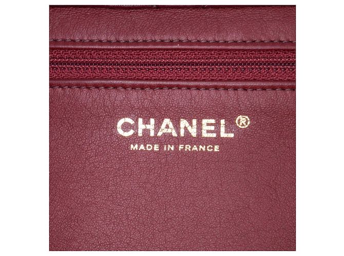 Chanel Rotes Mittleres Gestepptes Schafsleder mit Einem Klappverschluss Bordeaux - Ansicht 5