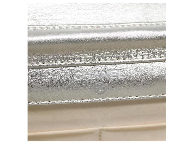 Wallet On Chain Carteira com corrente em nylon acolchoado da linha de viagem Chanel Prata - vista 6