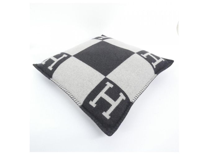 Hermès Avalon PM Cushion - view 3
