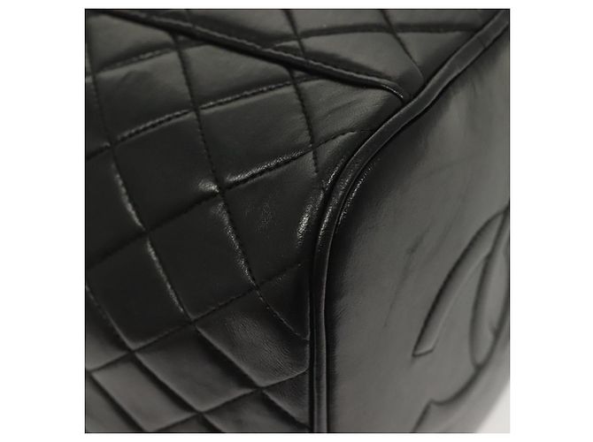Vanity CHANEL Pochette Matelassé in Pelle di Agnello Nera Oro CC Auth 141905 Nero D'oro - vista 12