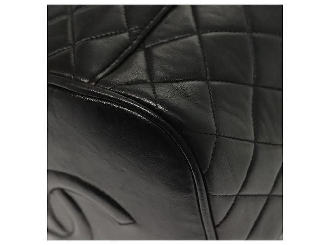 Vanity CHANEL Pochette Matelassé in Pelle di Agnello Nera Oro CC Auth 141905 Nero D'oro - vista 13
