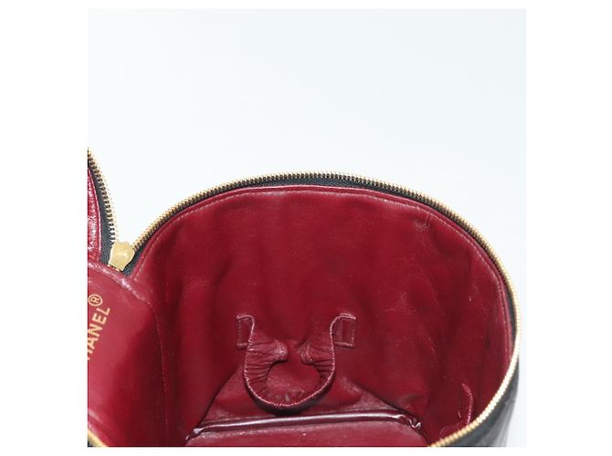 Vanity CHANEL Pochette Matelassé in Pelle di Agnello Nera Oro CC Auth 141905 Nero D'oro - vista 18