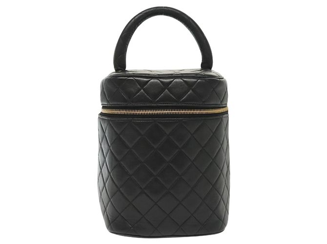 Vanity CHANEL Pochette Matelassé in Pelle di Agnello Nera Oro CC Auth 141905 Nero D'oro - vista 2
