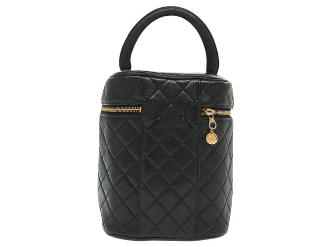 Vanity CHANEL Pochette Matelassé in Pelle di Agnello Nera Oro CC Auth 141905 Nero D'oro - vista 3