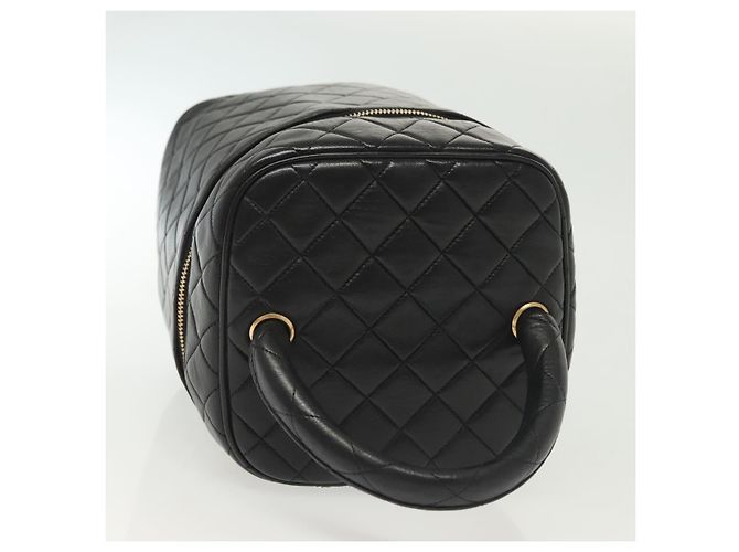 Vanity CHANEL Pochette Matelassé in Pelle di Agnello Nera Oro CC Auth 141905 Nero D'oro - vista 6