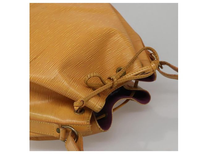 Noe LOUIS VUITTON Borsa a Spalla Petit Noé Epi Gialla M44109 LV Auth 141331 Giallo - vista 6