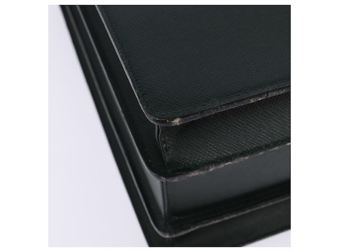 LOUIS VUITTON Taiga Pilot Case Ural Borsa da Lavoro Épicea M30024 LV Auth 135245 - vista 8