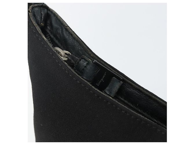 Borsa a Spalla Vala Chain in Tela Nera Salvatore Ferragamo Auth bs29117 Nero - vista 14
