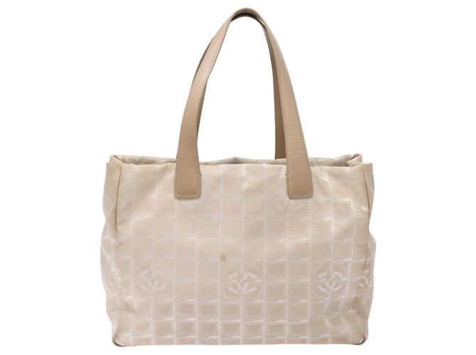 CHANEL Nova linha de viagem Bolsa de mão em nylon bege prata CC Auth 141486 - vista 2