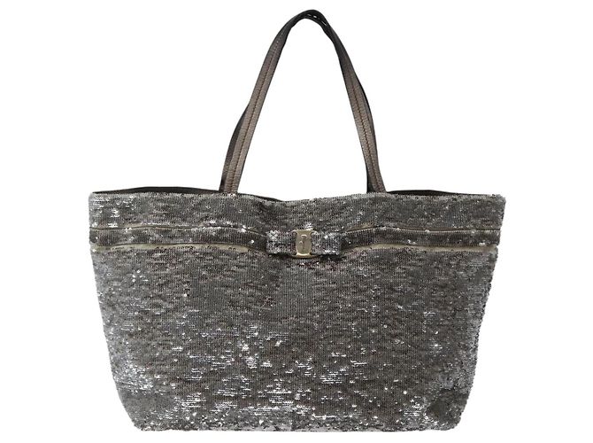 Borsa Tote Vala in Paillettes Argento Auth 142446 di Salvatore Ferragamo - vista 2