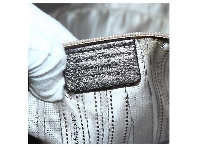 Borsa Tote Vala in Paillettes Argento Auth 142446 di Salvatore Ferragamo - vista 21