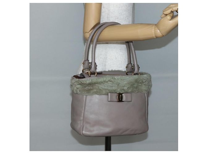 Borsa a mano Vala in pelle beige e oro Auth BA5832 di Salvatore Ferragamo D'oro - vista 21